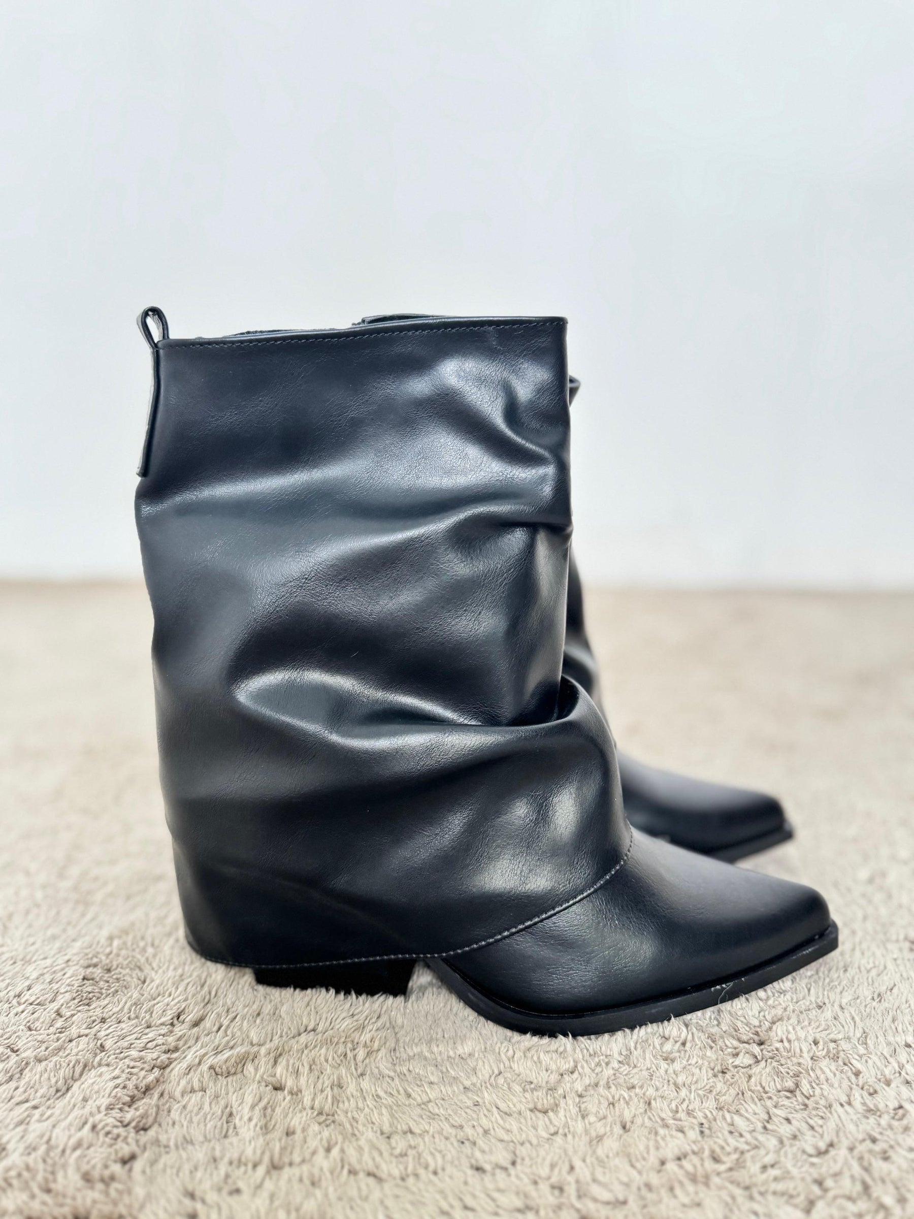 FEMALE- Stivali texani donna in ecopelle nera  grintosi, versatili e super chic 181208/ NERO FEMALE 