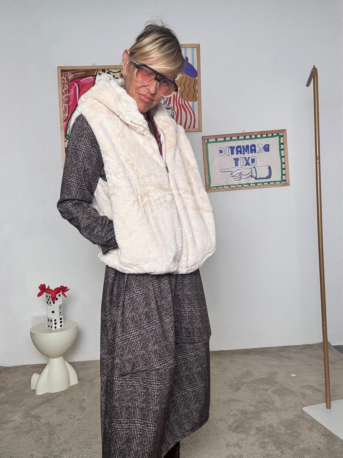 FEMALE - Gilet in ecopelliccia  morbidezza e stile per look chic e versatili GI95000/ PANNA FEMALE 