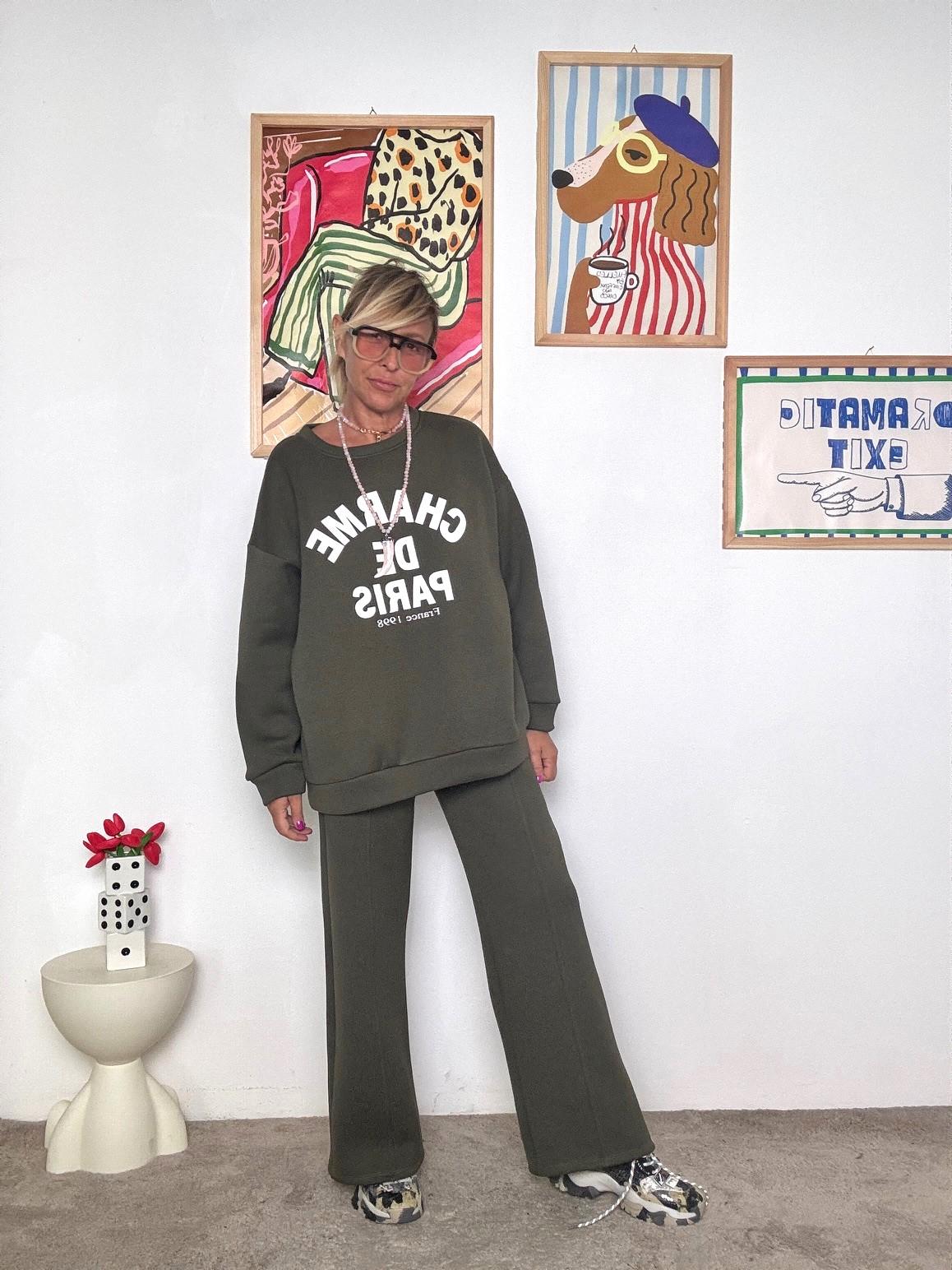 FEMALE - Pantalone ampio e comodo: stile minimal e contemporaneo verde R50075/ VERDE FEMALE 