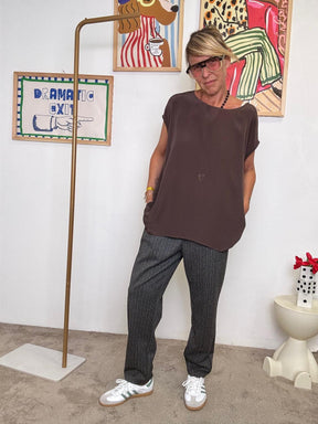 DEJA VU - Top oversize fluido  Leggerezza, libertà e stile senza sforzo MORO A25AN004/ MORO DEJA VU 