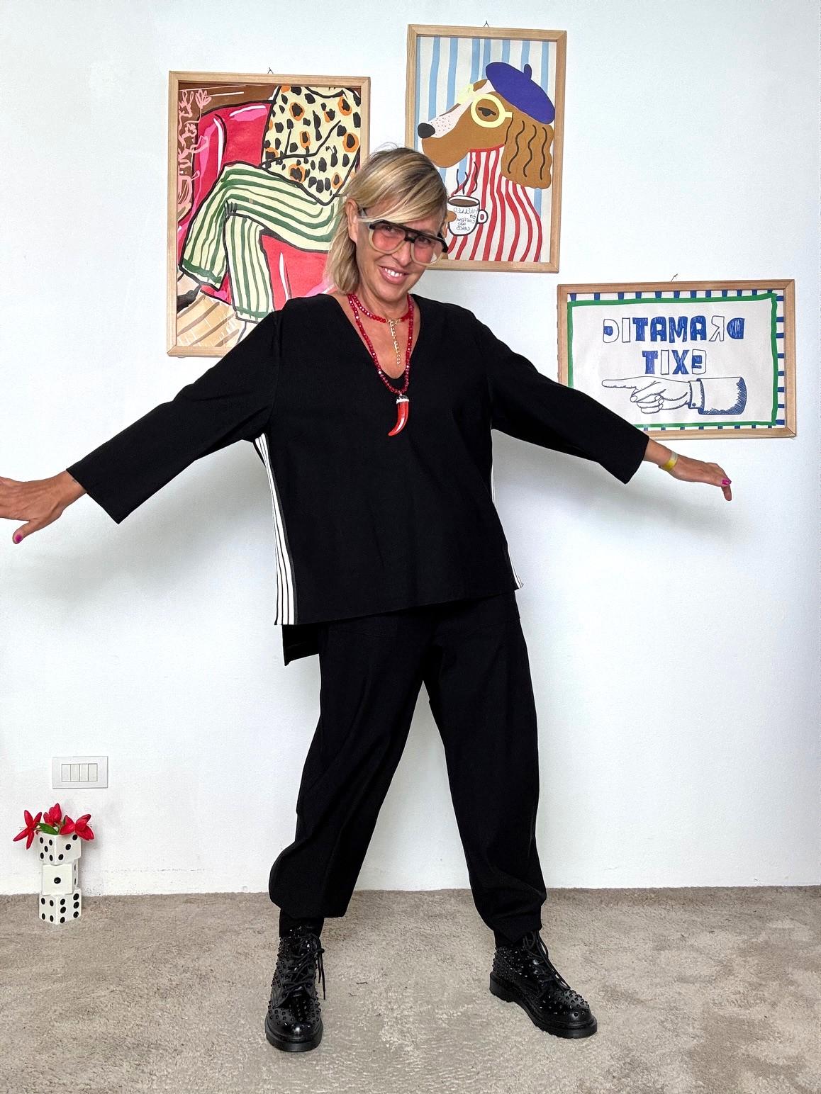 DEJA VU - Maglia donna in bengalina  comfort e stile NERO A25FL404/ NERO DEJA VU 