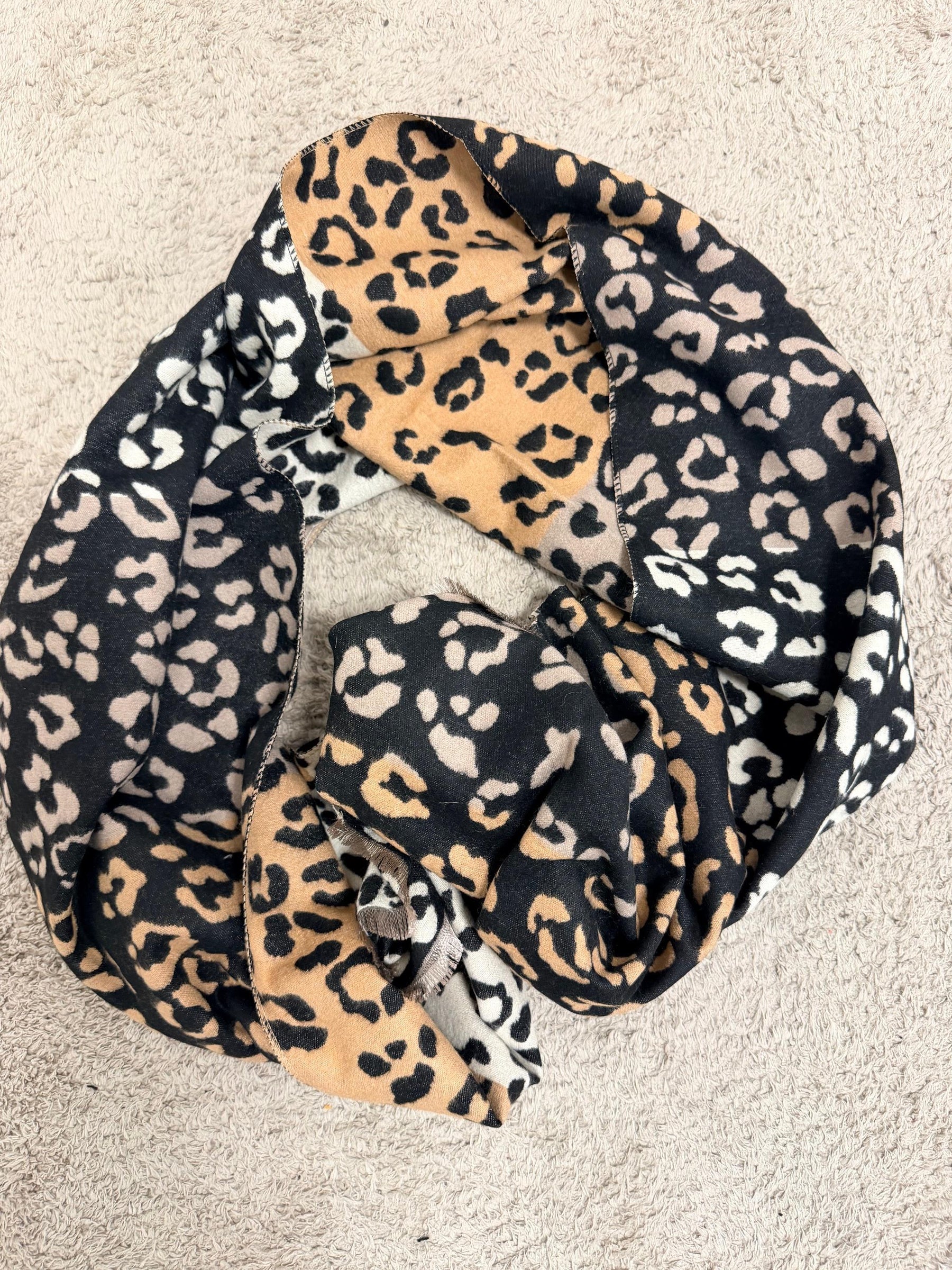 SUSY MIX- Sciarpa Maxi Animalier Double Face ST9318RE/ NERO SUSY STAR 