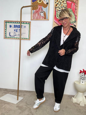 DEJA VU - Giacca in Punto Milano con maniche in pizzo  Eleganza rock e zero stress A25AN605/ NERO DEJA VU 