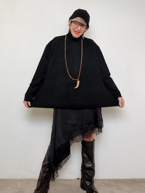 MAGLIA OVERSIZE BLACK COCOON  Minimal ma con carattere STK389/ NERO SUSY STAR 