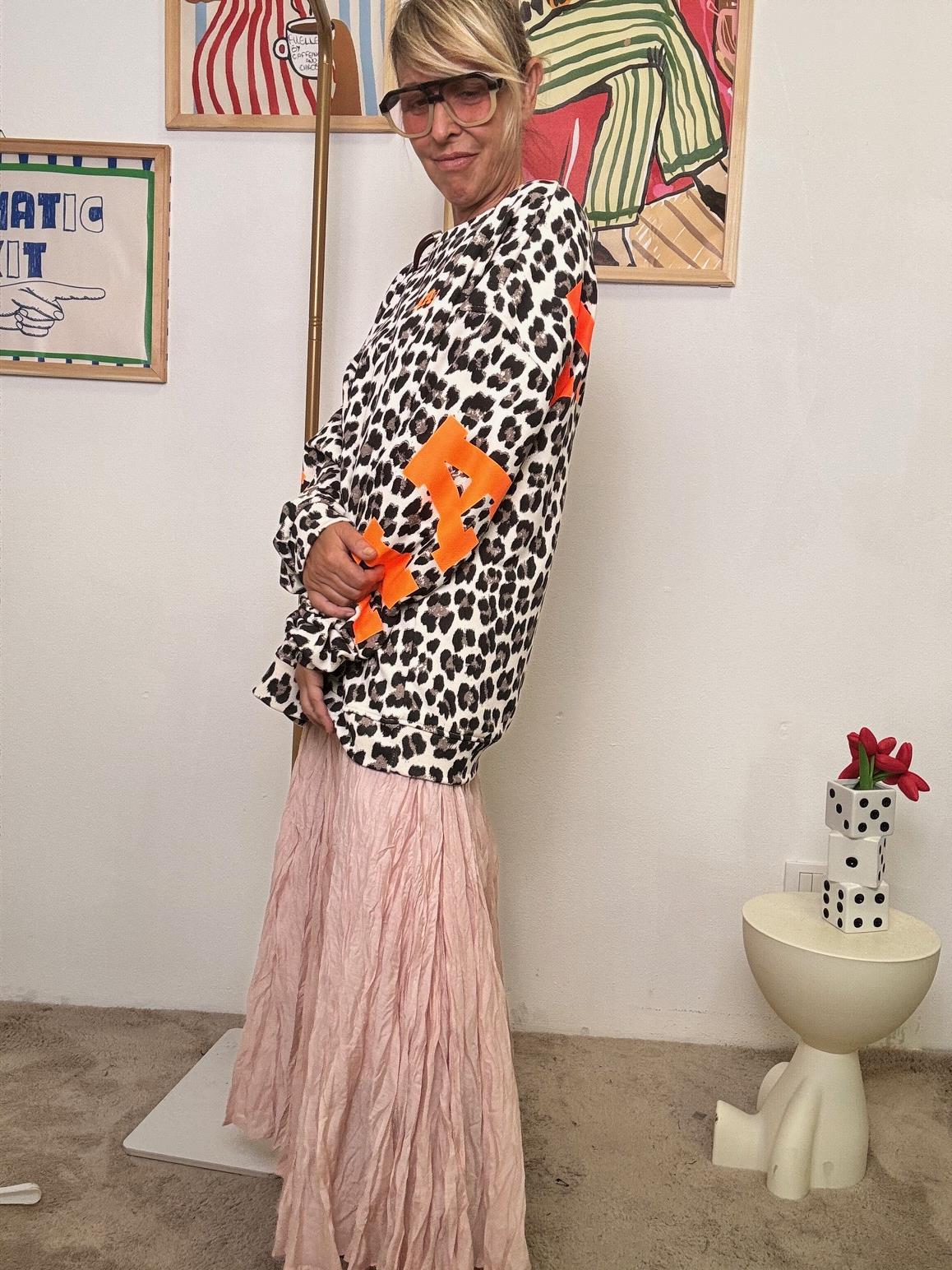 FEMALE  - Felpa Oversize NAMASTEI Animalier  Stile & Ironia in un Capo Unico 7612 NAMFLUO/ ANIMALIER FEMALE 