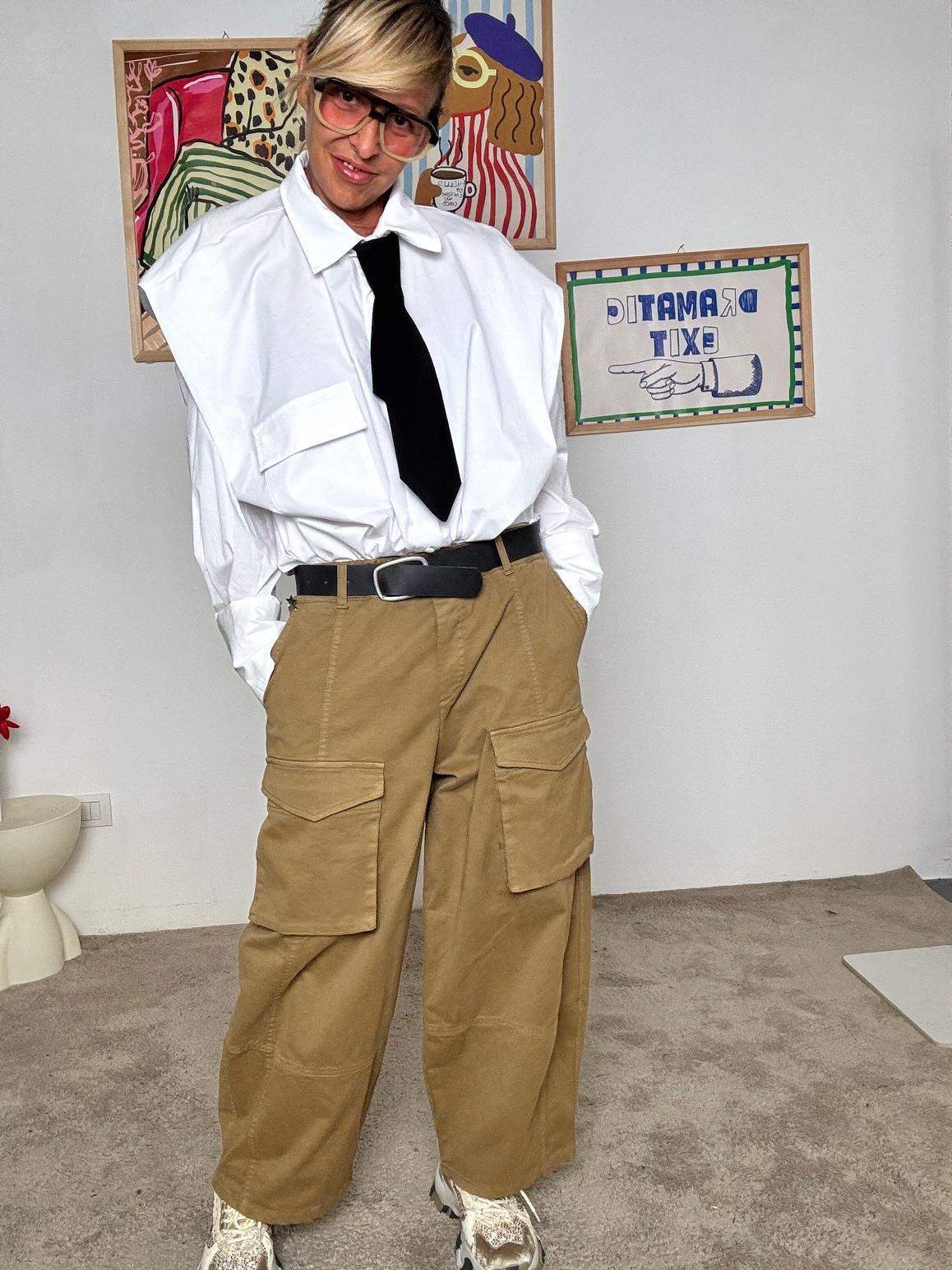 SOUVENIR - Pantaloni Cargo a Gamba Larga Unisex con Tasche Oversize  Colore Sabbia S38M110/ KAKI SOUVENIR 