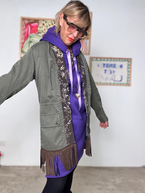 DEJA VU - Giacca stile vintage con dettagli ricamati e frange A25DL608/ VERDE DEJA VU 