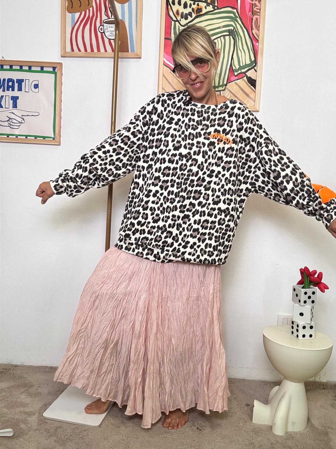 FEMALE  - Felpa Oversize NAMASTEI Animalier  Stile & Ironia in un Capo Unico 7612 NAMFLUO/ ANIMALIER FEMALE 