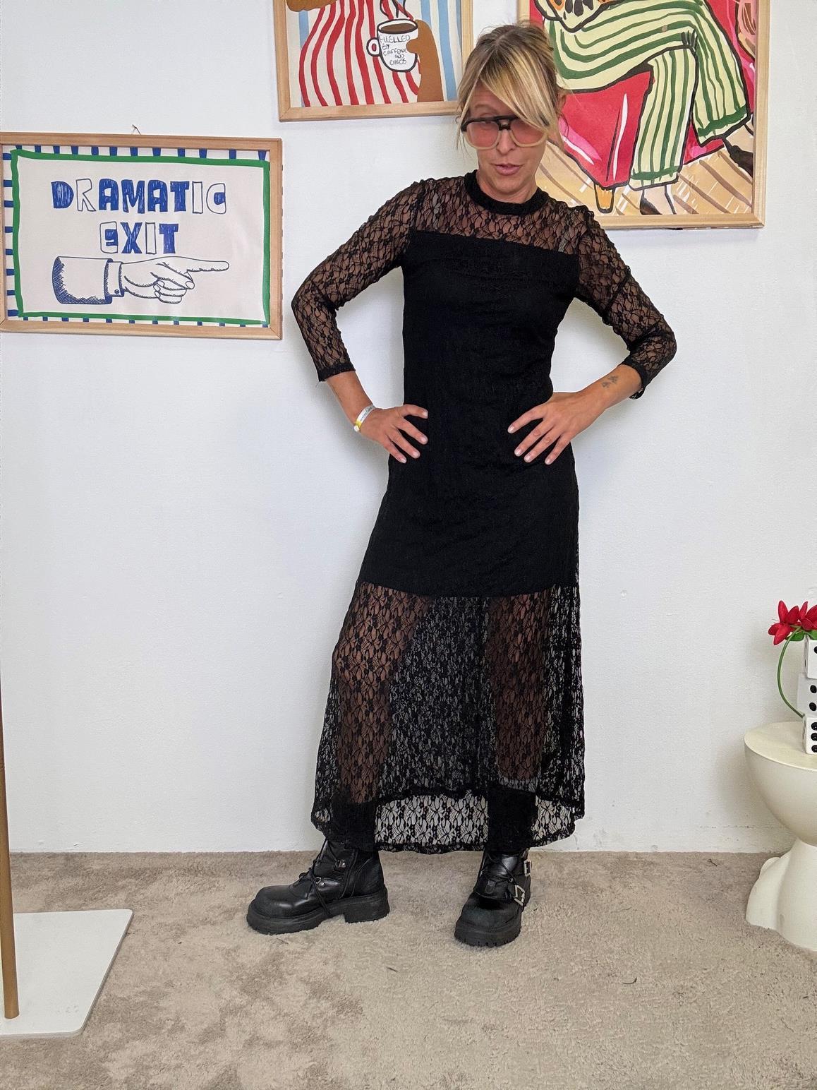 FEMALE - Abito Lungo in Pizzo Nero  Eleganza Ribelle con un Tocco Rock 36721HDR/ NERO FEMALE 