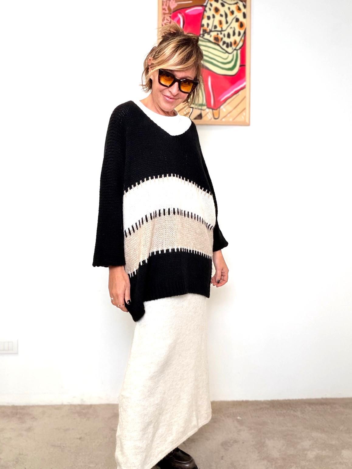 FEMALE - Maglia Over a Fasce Neutre L15M017/ NERO FEMALE 