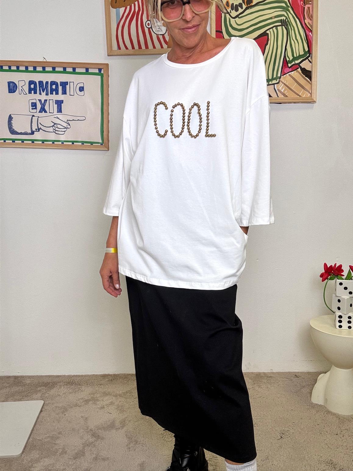 SUSY STAR - T-shirt Bianca Oversize con Scritta "COOL"  Ironia, Comfort e Stile! LATTE STS7267/ LATTE SUSY STAR 