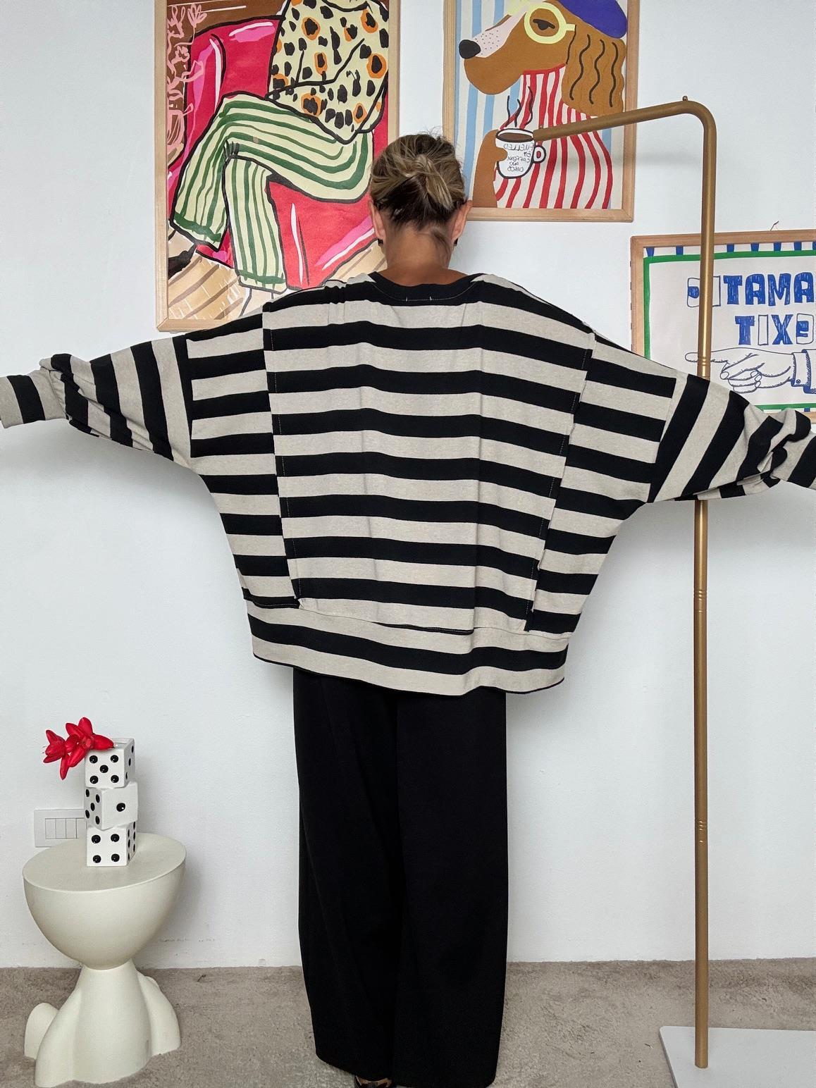 FEMALE - Felpa oversize a righe  Stile casual chic R51205/ RIGA NERA FEMALE 