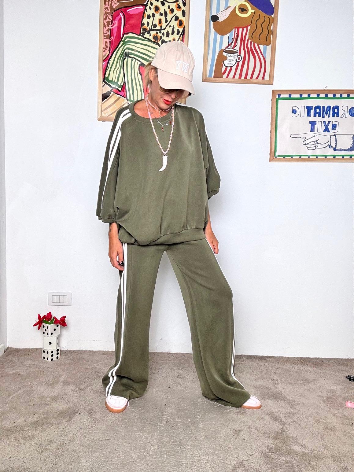 FEMALE - Pantalone Sporty Chic con Bande Laterali verde R50183-A/ VERDE FEMALE 