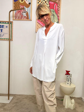 DEJA VU - Camicia Bianco Calmo  Eleganza Semplice, Effetto Wow A25FL106/ BIANCA DEJA VU 