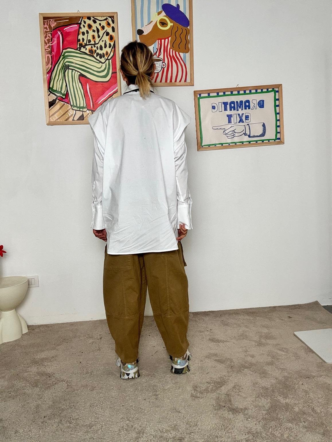 SOUVENIR - Camicia Bianca Oversize Unisex con Tasche Frontali e Maniche Extra S38M114/ BIANCO SOUVENIR 