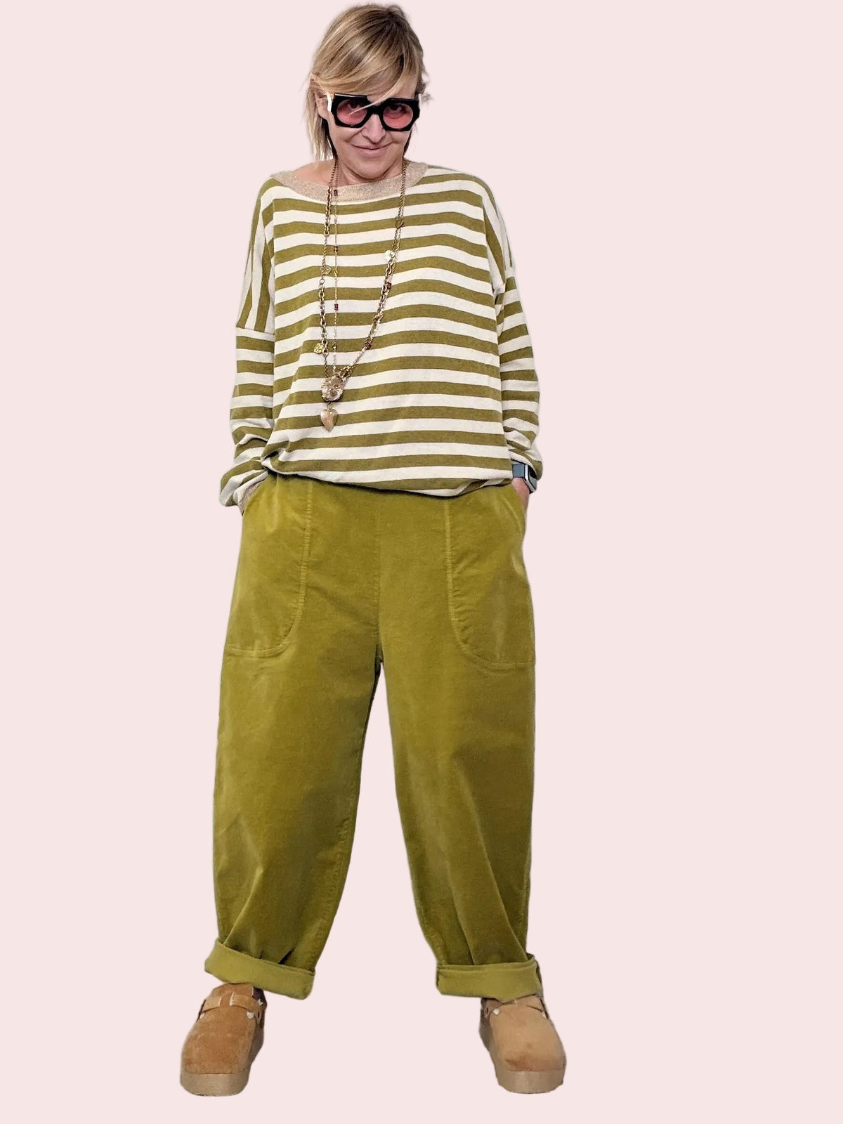 Pantalone morbido con tasche over olio A25RH204/ OLIO DEJA VU 