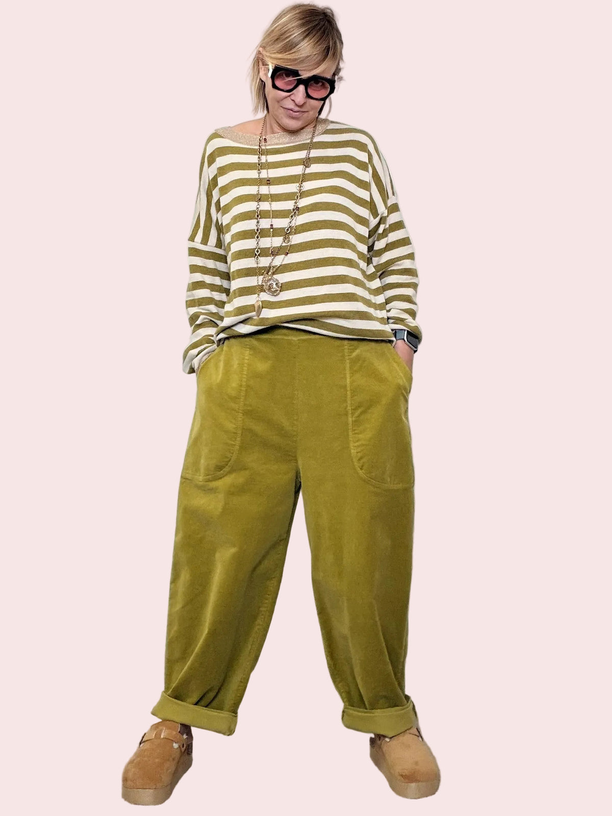 Pantalone morbido con tasche over olio A25RH204/ OLIO DEJA VU 