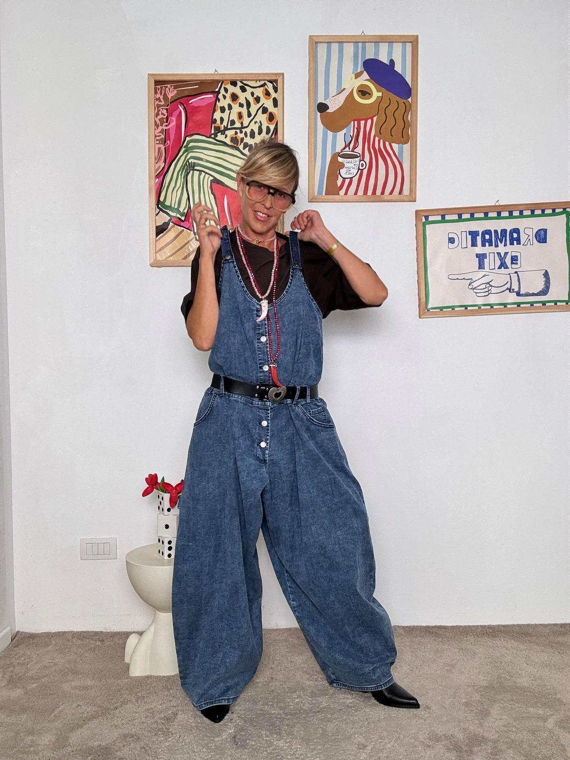 SUSY STRA - Salopette in jeans con T-shirt sotto compresa  casual, trendy e super comfy ST325/ JEANS SUSY STAR 