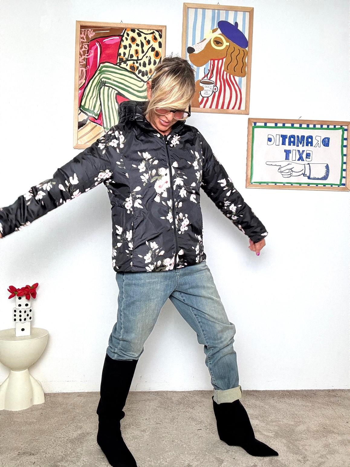 DEJA VU - Piumino 100 gr reversibile  Fantasia floreale e nero basic A25SO602/ NERO DEJA VU 