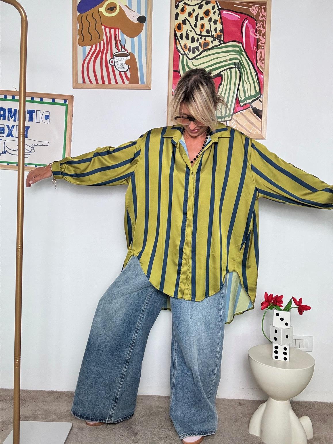 FEMALE - Camicia Oversize a Righe  Stile Urban con un Tocco Creativo LIME 19095YRZS-1/ LIME FEMALE 