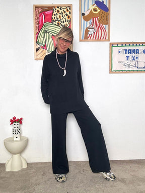 FEMALE - Completo minimal chic: comodo, versatile e super trendy  NERA LA90008A/ NERA FEMALE 