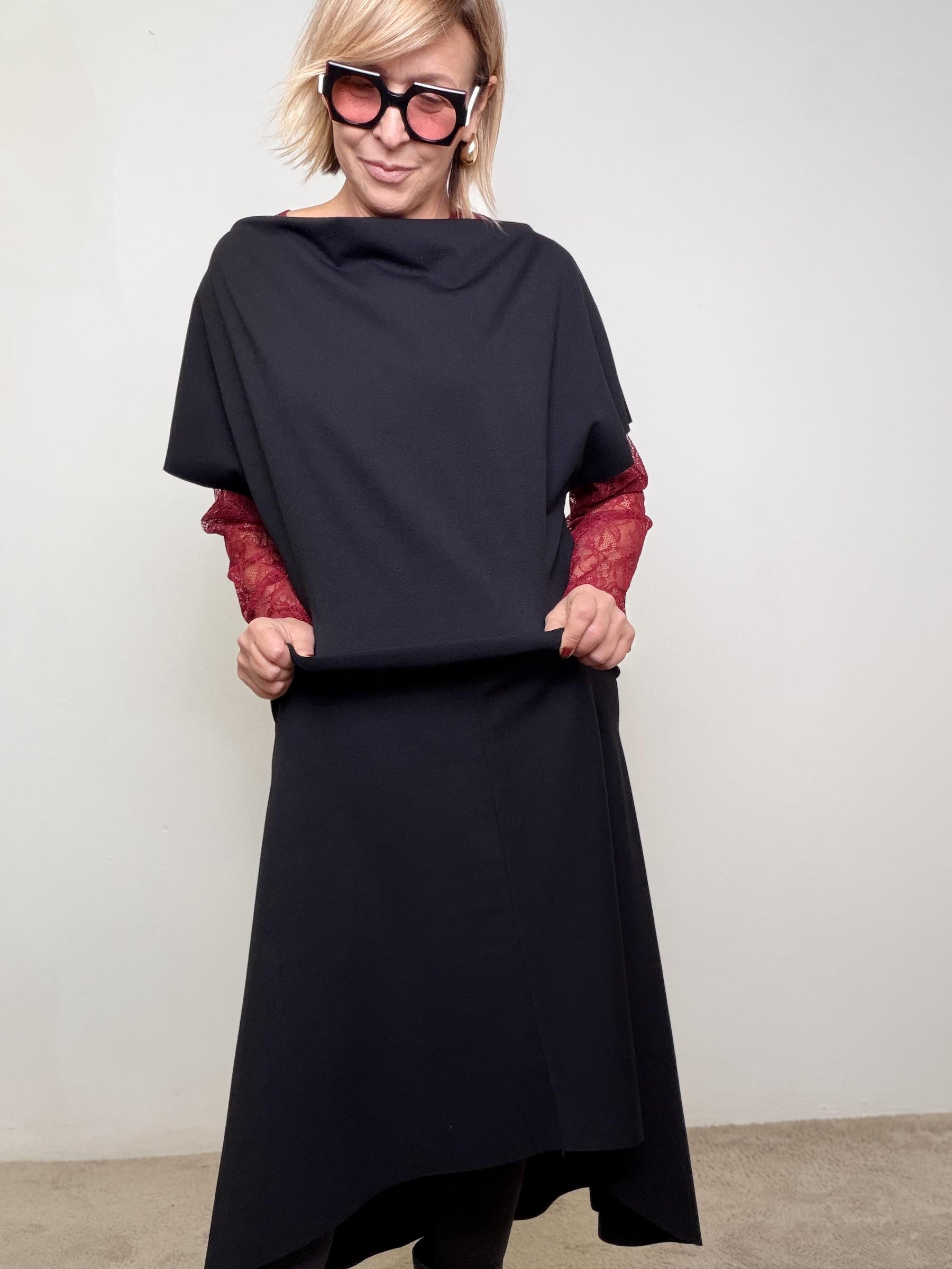 Abito minimal con anima romantica A25AN701/ NERO DEJA VU 