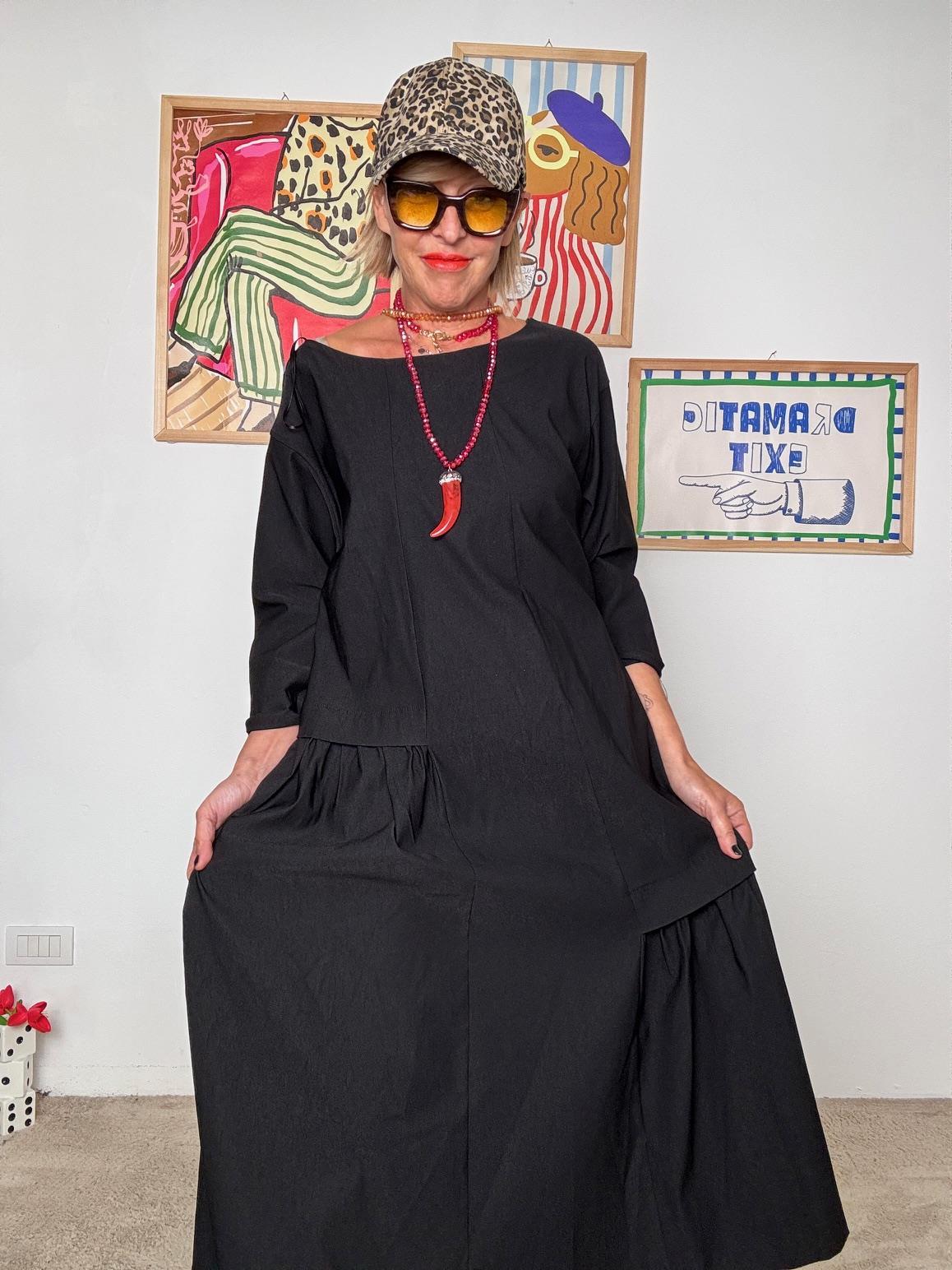 DEJA VU - Abito over in bengalina  con pieghe  Minimal chic con tanto carattere A25SG706/ NERO DEJA VU 