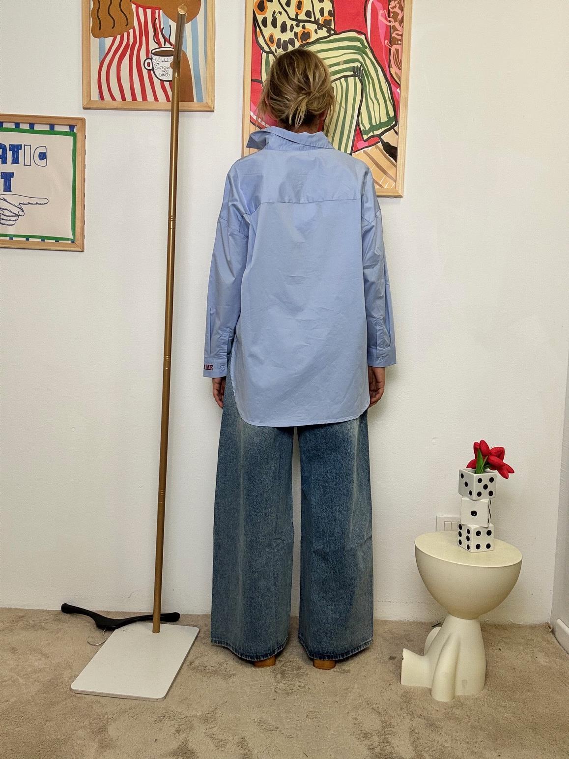 FEMALE - Camicia Over con Tasche  Il Classico che Cambia le Regole JE T'AIME CELESTE WM2515/ CELESTE FEMALE 