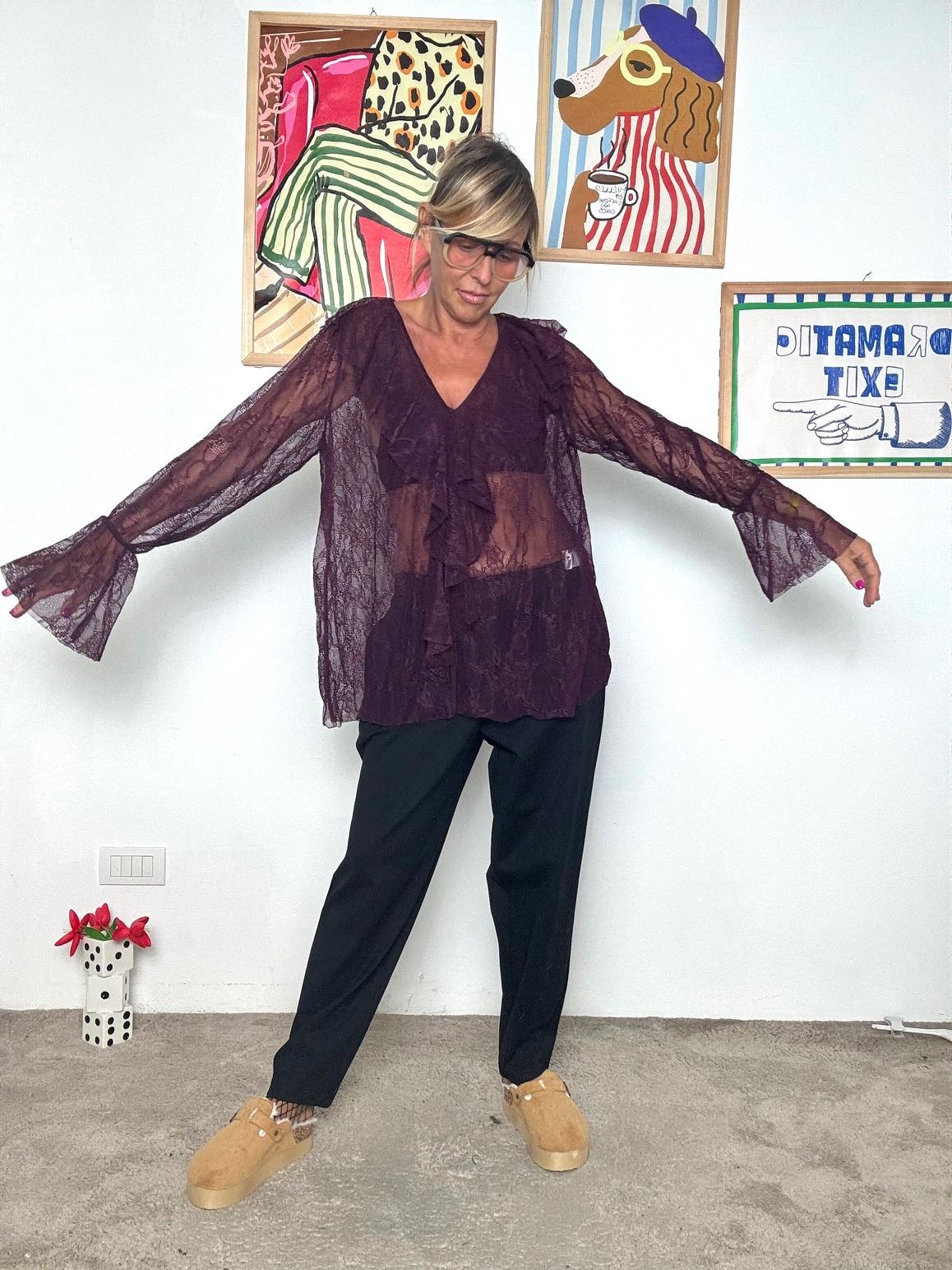 SUSY STAR - Maglia in pizzo: eleganza romantica e femminilità senza tempo vino ST250908/ BORDEAU SUSY STAR 