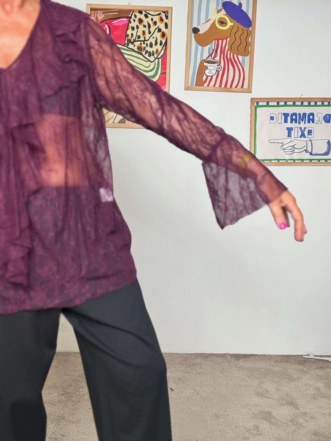 SUSY STAR - Maglia in pizzo: eleganza romantica e femminilità senza tempo vino ST250908/ BORDEAU SUSY STAR 