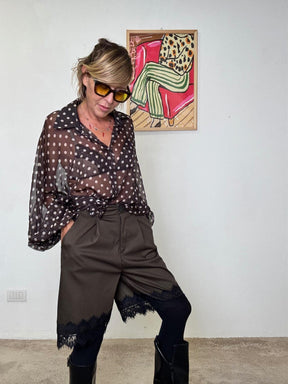 FEMALE - Bermuda a vita alta con bordo in pizzo H4789-L38/ MORO FEMALE 