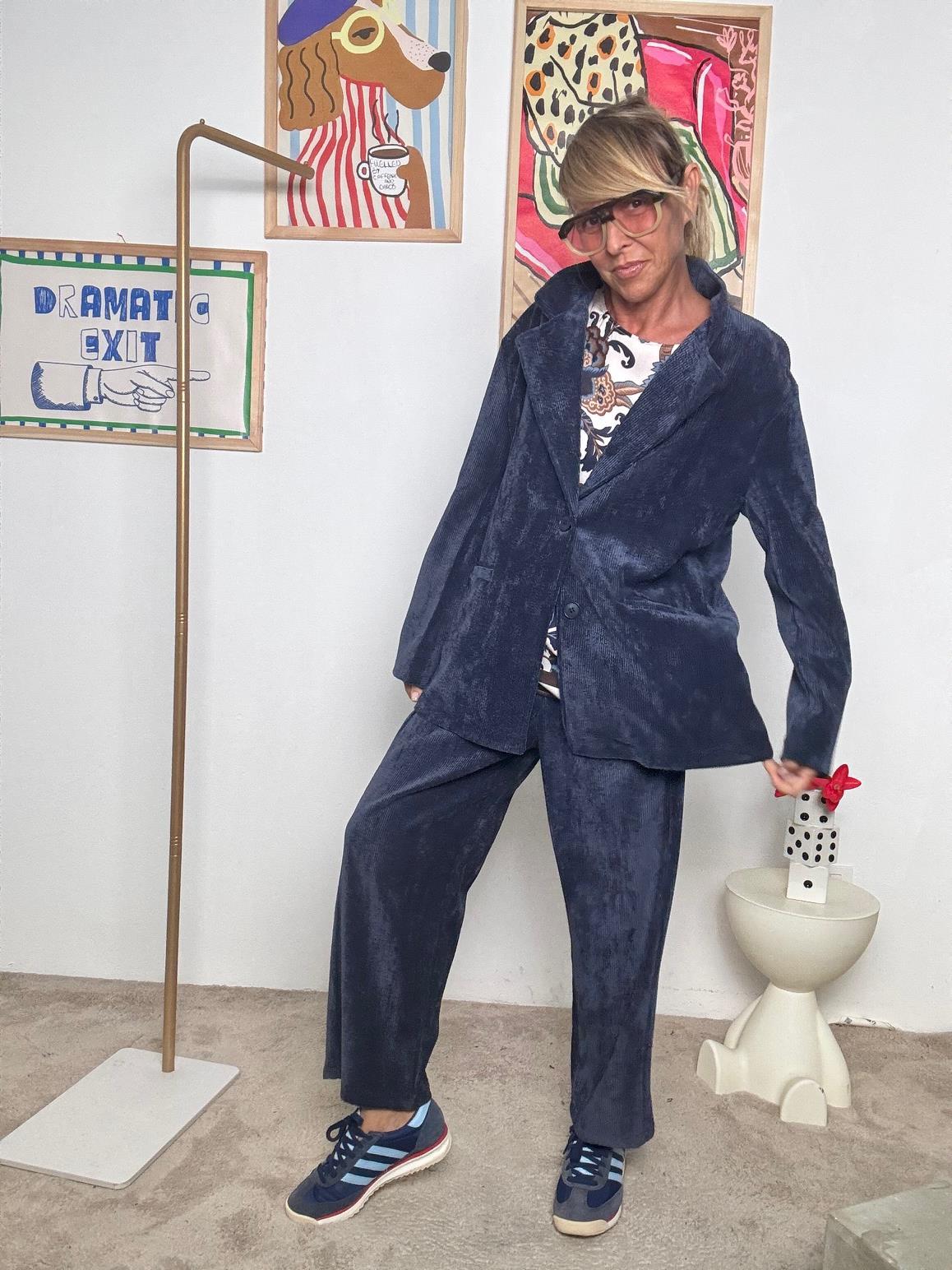 DEJA VU - Giacca in velluto a coste  Vintage vibes, spirito contemporaneo BLU A25LU607/ BLU DEJA VU 