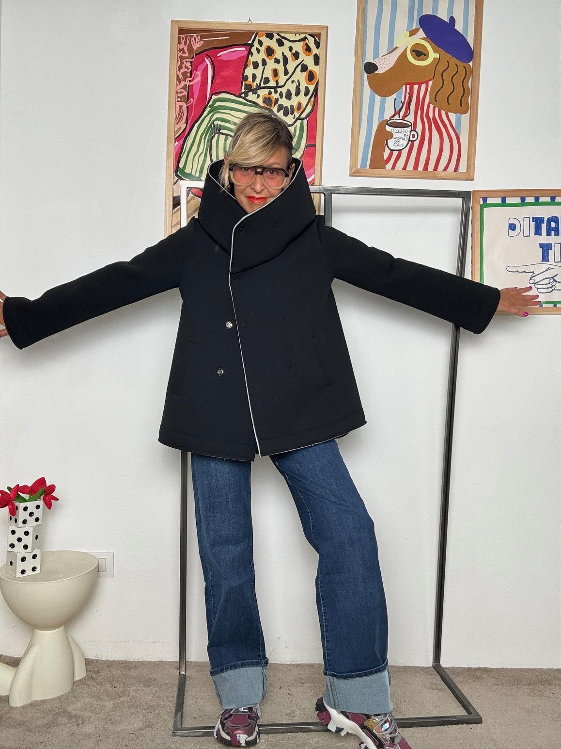 DEJA VU - Giacca donna in neoprene con collo ampio  stile urban chic nero A25UN607/ NERO DEJA VU 