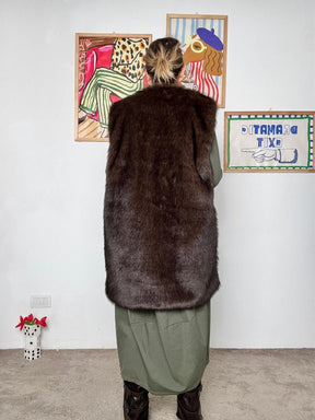 SUSY STAR - Gilet lungo in ecopelliccia: caldo, glamour e super versatile MORO STS7289/ MORO SUSY STAR 