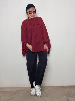 Camicia fluida con maniche ampie dal fascino romantico M86026/ VINO FEMALE 