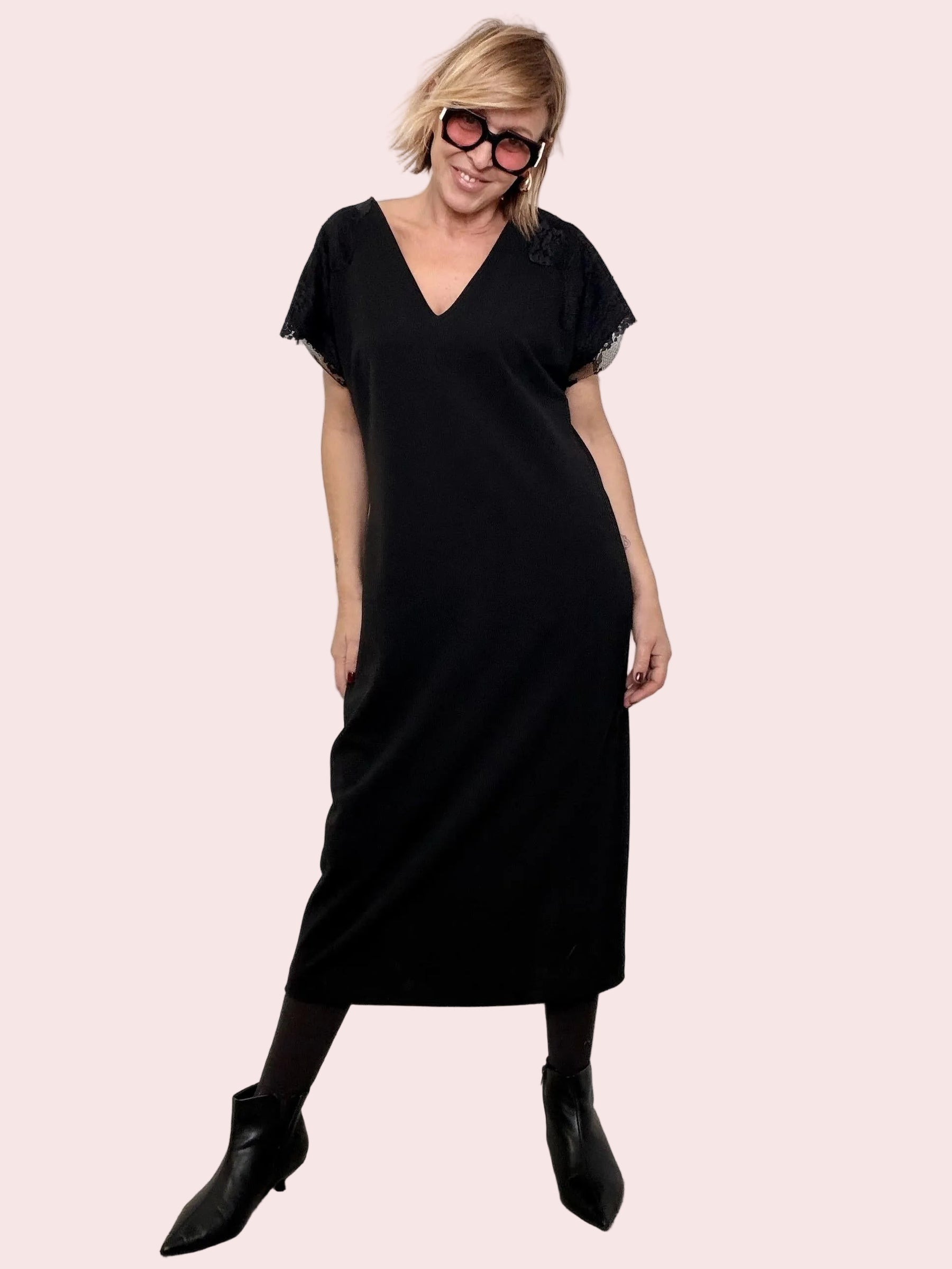 Abito scivolato con maniche in pizzo A25SG707/ NERO DEJA VU 