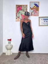 FEMALE - Abito lungo in raso con dettagli in pizzo NERO H4163-R6/ NERO FEMALE 