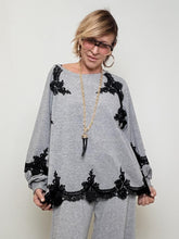 DEJA VU - Maglia Morbida con Inserti in Pizzo  Romantica, comoda e scenografica A25DL423/ GRIGIO DEJA VU 