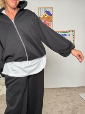 FEMALE - Giacca felpa oversize con zip color nero  stile casual e super comfy 37135/ NERO FEMALE 