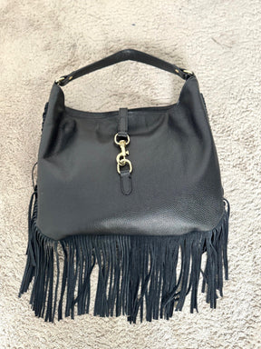 FEMALE -Borsa in pelle con frange  lo stile boho-chic che non passa inosservato MILA/ NERO FEMALE 
