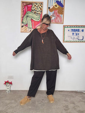 SUSY STAR - Maglia basic con dettaglio a contrasto: semplicità e stile quotidiano moro e bianco ST78422A/ MORO SUSY STAR 