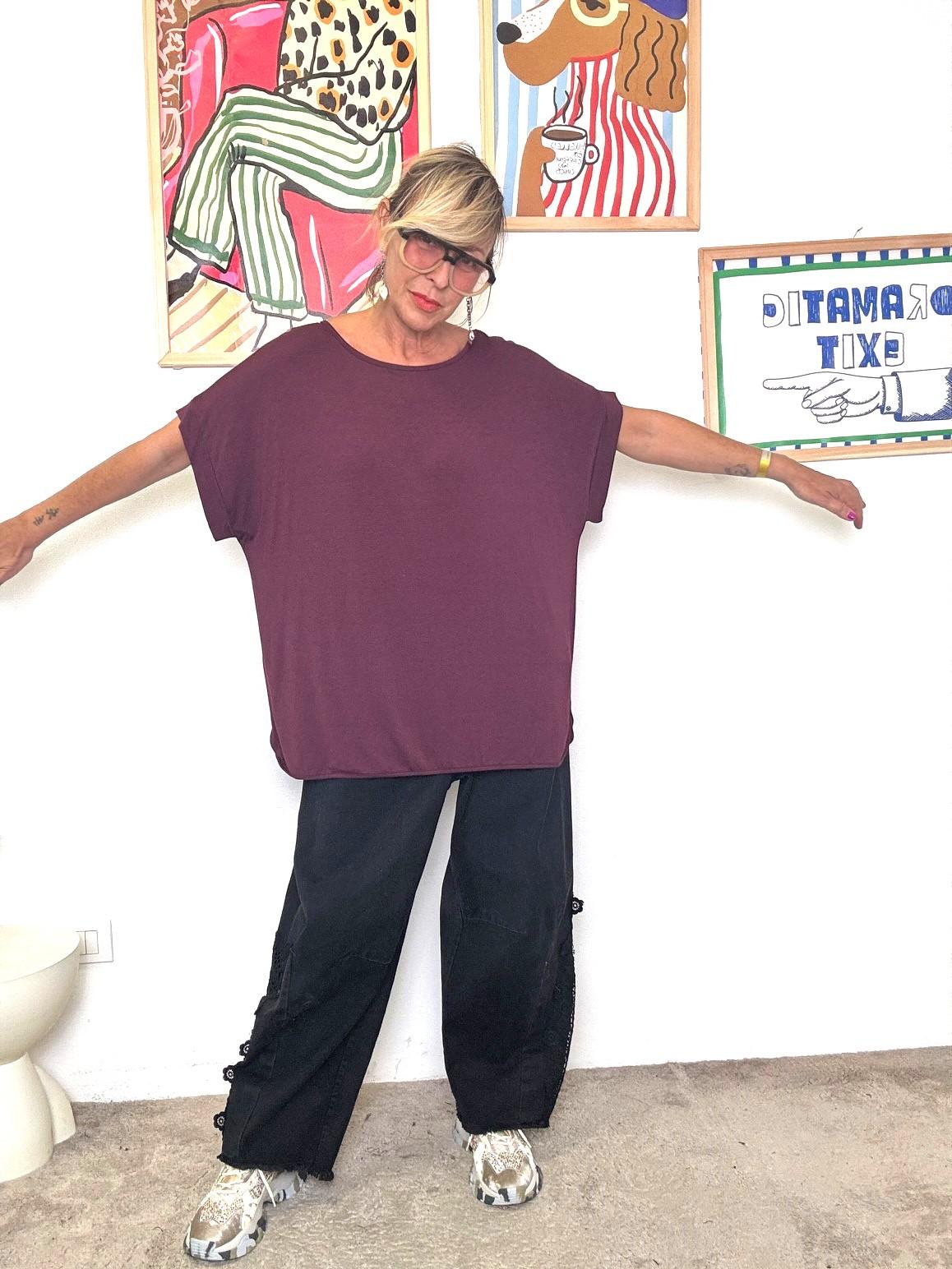 DEJA VU - Maglia oversize bordeaux  stile minimal comodo e versatile A24BU406/ BORDEAUX DEJA VU 