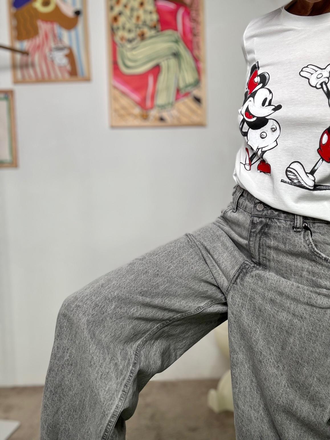 SOUVENIR - Jeans Cloudy Mood  Morbidezza urbana, spirito oversize C38S0025/ JEANS SOUVENIR 