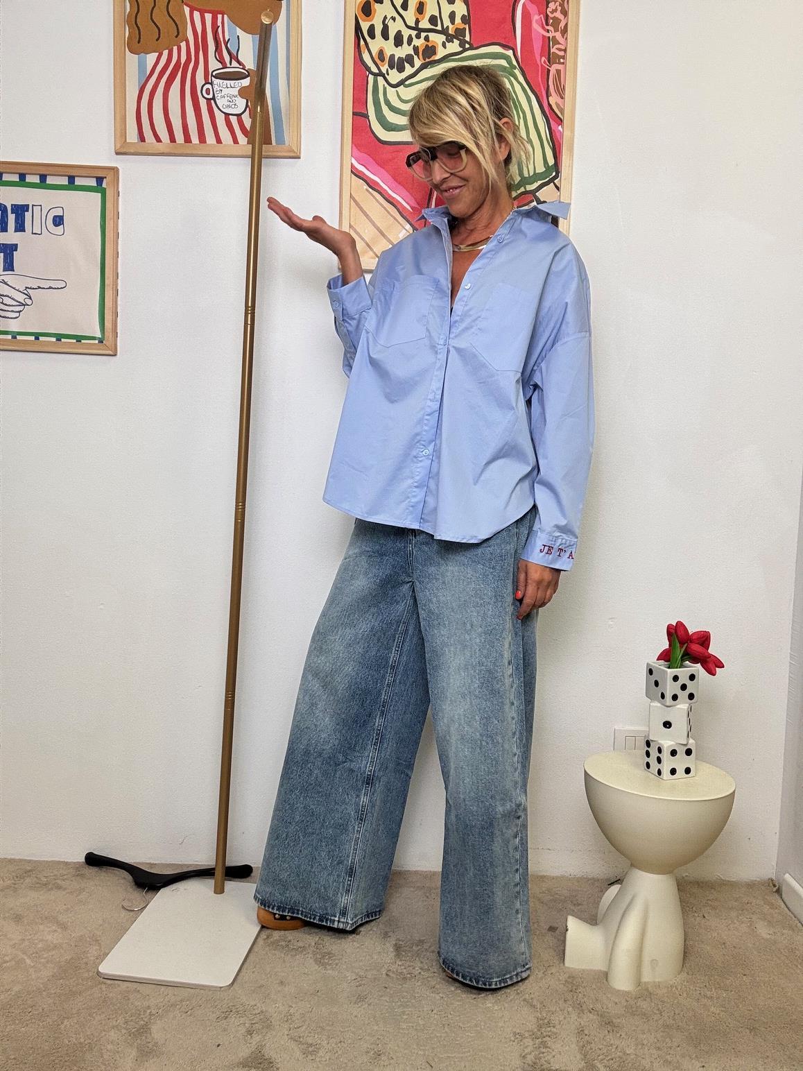 FEMALE - Camicia Over con Tasche  Il Classico che Cambia le Regole JE T'AIME CELESTE WM2515/ CELESTE FEMALE 