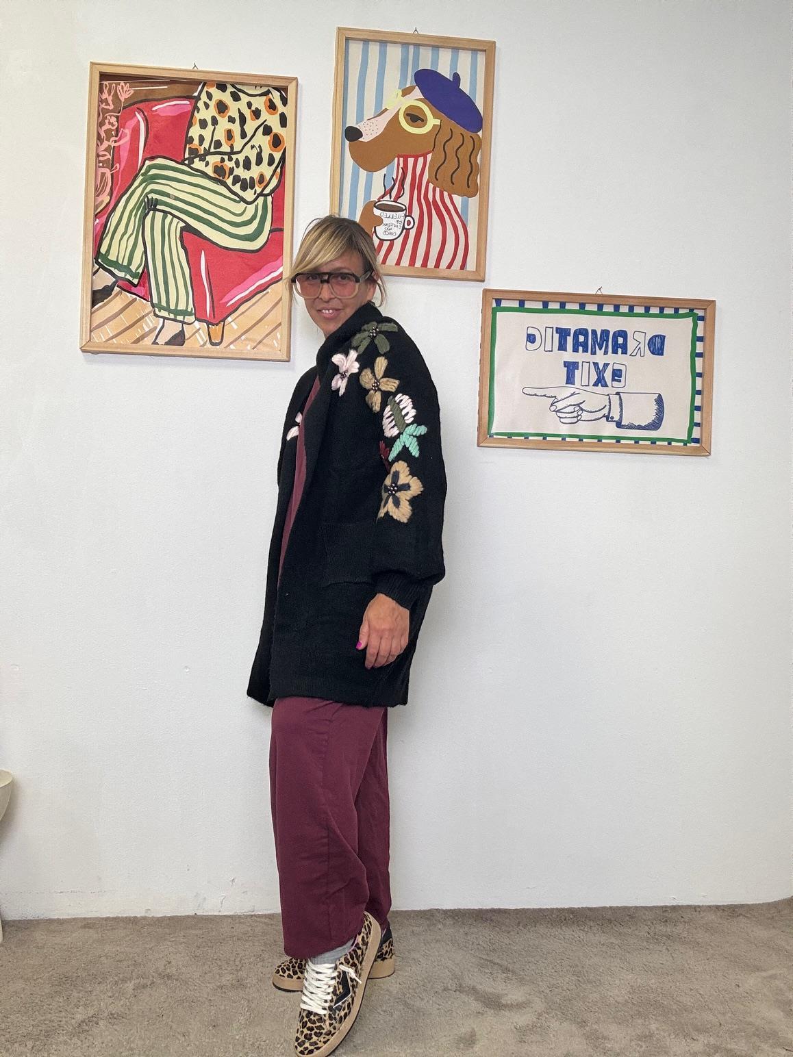 FEMALE - Cardigan nero con ricami floreali  caldo, unico e pieno di personalità ZM57001/ NERO FEMALE 