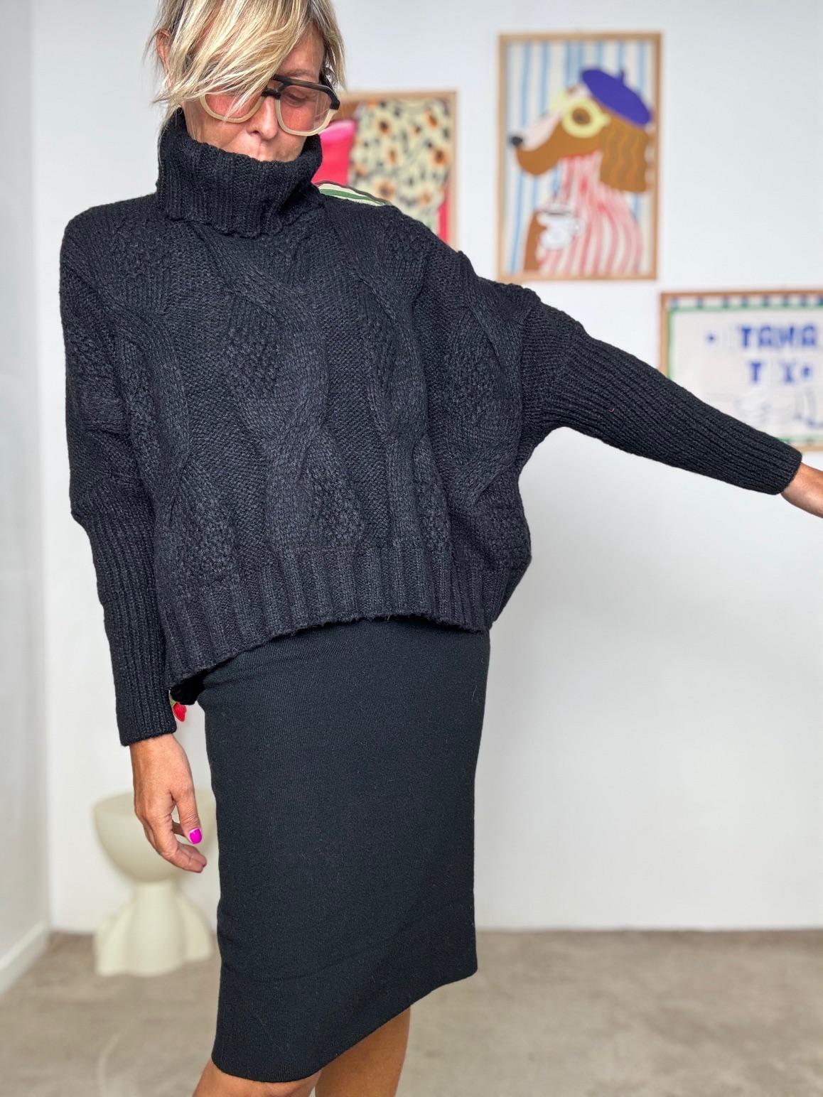 FEMALE - Maglia oversize a trecce: calda, morbida e super trendy NERO VA832/ NERO FEMALE 