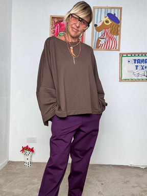 DEJA VU - Felpa oversize con foulard: comodità e stile con un tocco chic A25LU403/ MORO DEJA VU 