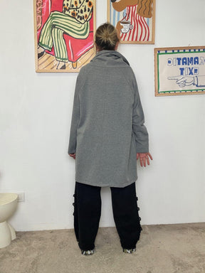DEJA VU - Giacca felpa oversize grigia con collo ampio  stile comfy chic A25RH603/ GRIGIO DEJA VU 