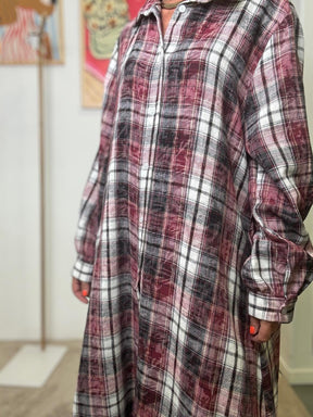 SUSY STAR - Abito Chemisier a Quadri  Spirito Grunge, Stile Contemporaneo ROSSO ST88473CRO/ ROSSO SUSY STAR 