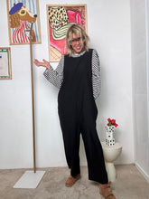 SUSY STAR - Tuta Ampia con Bretelle  Libertà, Comodità e Stile in un Solo Gesto NERO ST88081FIO/ NERO SUSY STAR 